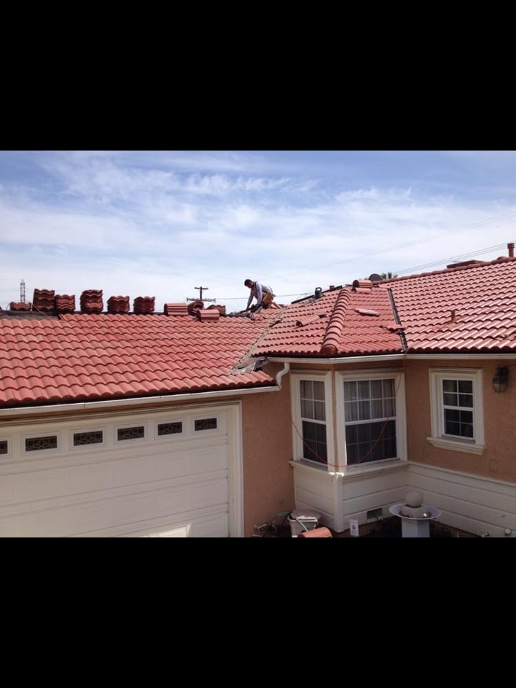 Slide of Selah Roofing 