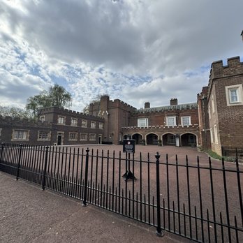St James Palace - Landmarks & Historical Buildings Near Me - London, XGL