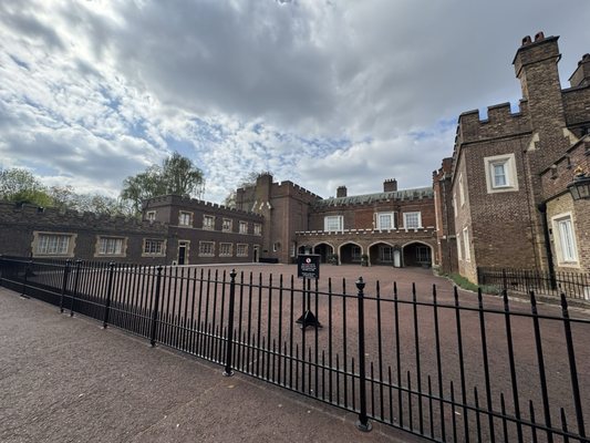 St. James's Palace by null