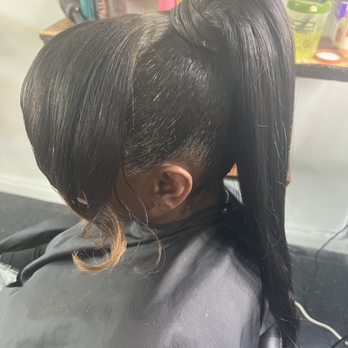 Salon Vee & Curl Bar - Updo w extensions - Hair Salons Near Me - Temple, Pennsylvania Salon Vee & Curl Bar - Updo w extensions - Hair Salons Near Me - Temple, Pennsylvania