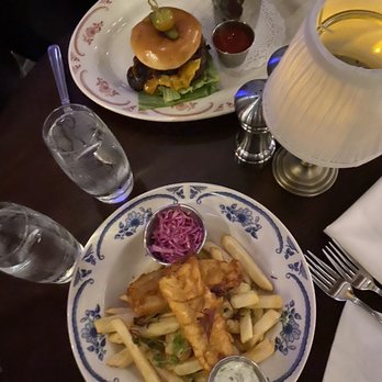 Petterinos - Burger. Fish and chips. - American Near Me - Chicago, Illinois Petterinos - Burger. Fish and chips. - American Near Me - Chicago, Illinois