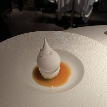 Le Bernardin - Tropical Pavlova - French Near Me - New York, New York Le Bernardin - Tropical Pavlova - French Near Me - New York, New York