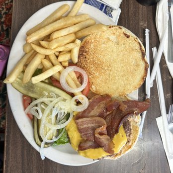 Coffee and Restaurant - Bacon cheese burger with fries - Coffee & Tea Near Me - Truckee, California