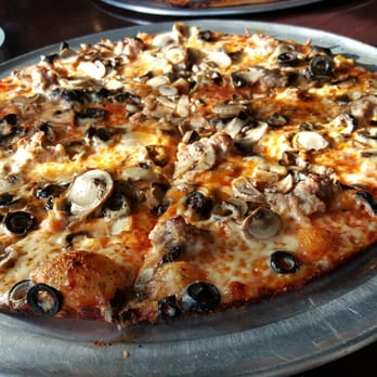 Colony Grill - Build your own pizza - Sports Bars Near Me - Fairfield, Connecticut
