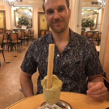Giolitti - Pistachio gelato - Ice Cream & Frozen Yogurt Near Me - Rome, RM