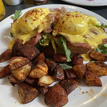 Single Shot - Eggs Benedict - Bars Near Me - Seattle, Washington Single Shot - Eggs Benedict - Bars Near Me - Seattle, Washington