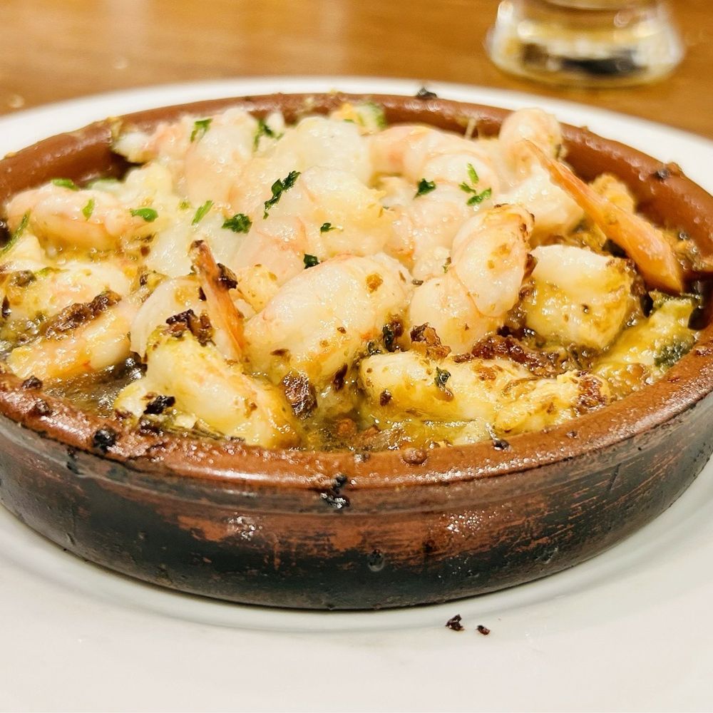 La Casa del Abuelo - Gambas al ajillo - garlic shrimp - Tapas Bars Near Me - Madrid, M La Casa del Abuelo - Gambas al ajillo - garlic shrimp - Tapas Bars Near Me - Madrid, M