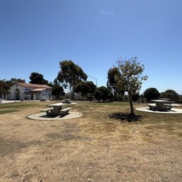 Picnic area with view of Pacific Ocean