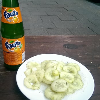 Freddy's - Gurken salad mit Essig Oil und natürlich mit Fanta! Warte auf mein Schnitzel - Food Stands Near Me - Hamburg, HH Freddy's - Gurken salad mit Essig Oil und natürlich mit Fanta! Warte auf mein Schnitzel - Food Stands Near Me - Hamburg, HH