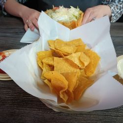El Campesino - Chips and Cheese Dip and a Taco Salad
