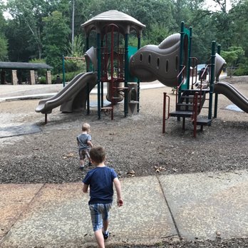 Squirrel Lake Park - Parks Near Me - Matthews, North Carolina