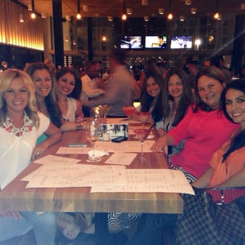 Earls Kitchen + Bar - New American Near Me - Miami, Florida