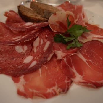 IL Mecenate A Lucca - Salumi della Norcineria Artigianale Bullentini con la marocca di Casola - Italian Near Me - Lucca, LU