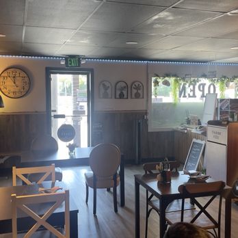Cafe Brown - Decor - Bubble Tea Near Me - Lakewood, Washington