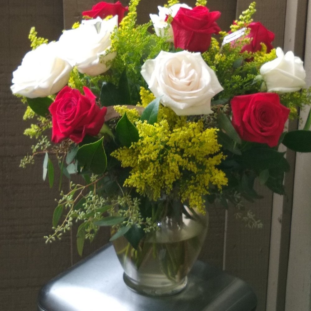 Vicky's Floral Design - The first photo is the first day I received the arrangement. The last photo is after 6 days! Magic - Florists Near Me - Carlsbad, California Vicky's Floral Design - The first photo is the first day I received the arrangement. The last photo is after 6 days! Magic - Florists Near Me - Carlsbad, California