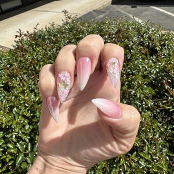 Happy Nails Salon - Nail Salons Near Me - Redding, California