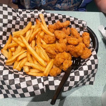 Pineapple Willy's - Popcorn shrimp and fries - Seafood Near Me - Panama City Beach, Florida