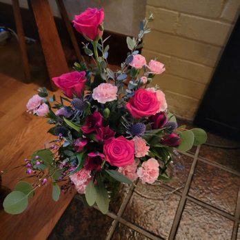 Fifi's flower market - Flowers after 1 week. They're even more beautiful after some of the buds opened up. - Florists Near Me - Tacoma, Washington