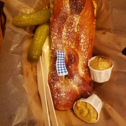 Strudelteig Food Truck Bakery - Grilled cheese pretzel