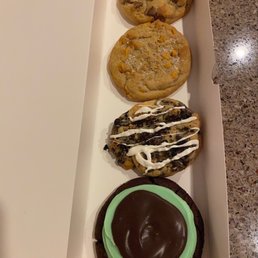 Milk Chocolate Chip Cookie