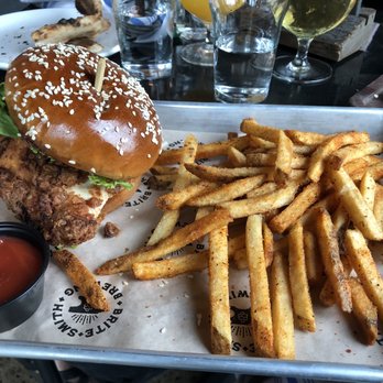 Britesmith Brewing - Williamsville - Fried chicken sandwich - Pizza Near Me - Williamsville, New York Britesmith Brewing - Williamsville - Fried chicken sandwich - Pizza Near Me - Williamsville, New York