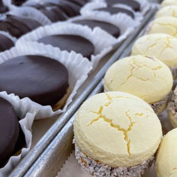 Argentina Bakery - Alfajores Maizena or chocolate - Bakeries Near Me - Union City, New Jersey Argentina Bakery - Alfajores Maizena or chocolate - Bakeries Near Me - Union City, New Jersey