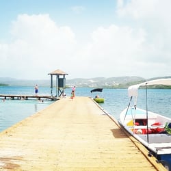 Gina's @ Johnny's Boat's - Mata La Gata es un balneario dentro del Mar. Vive la experiencia con tu gente de Gina's@ Johnny's Boats La Parguera