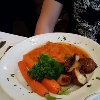Donatello Restaurant - Petti Di Pollo Valdostana - Italian Near Me - Toronto, Ontario