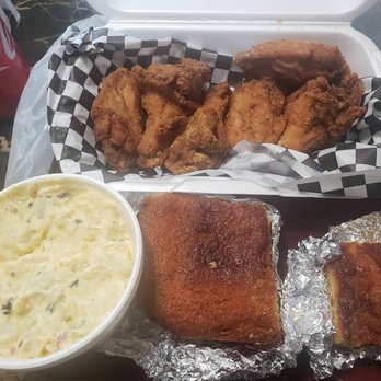 Barb's Soulfood - Fried chicken combo - Food Trucks Near Me