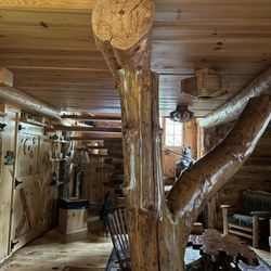 Big Bear Hideway - Art everywhere! (May need to enlarge to see.)
