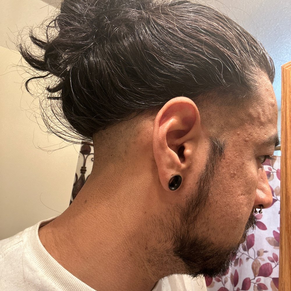Glendale Barber Shop - Wtf is this shit? Not even a taper fade! - Barbers Near Me - Glendale, Arizona