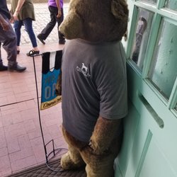 Cinnamon Bear Country Store