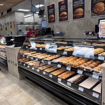 Buc-ee's - Gas Stations Near Me - Calhoun, Georgia