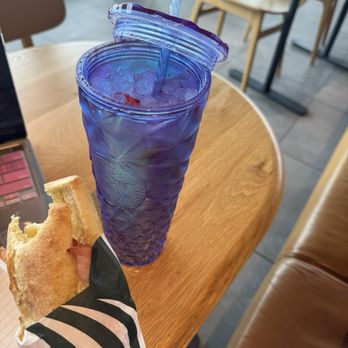 Starbucks - Coffee & Tea Near Me - O'Fallon, Missouri Starbucks - Coffee & Tea Near Me - O'Fallon, Missouri