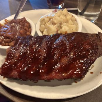 Point Phillips Hotel - 1/2 rack of ribs with German potato salad and baked beans - Hotels Near Me - Bath, Pennsylvania