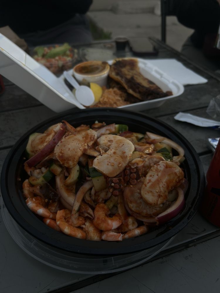 Tacos Y Mariscos Sinaloa — Mexican restaurant in Merced