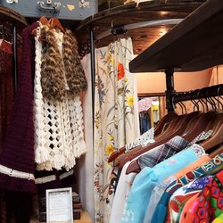 E'lan's Vintage Boutique - It's the little things that make the experience even that much better.