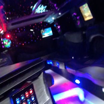 Black Diamond Limo - Range Rover Limo Int. - Limos Near Me - Bryan, Texas