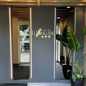 Hotel Lux Melide - Hotels Near Me - Melide, C