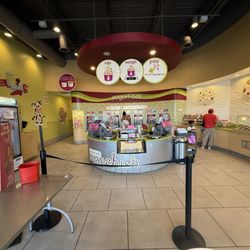 Menchie's Frozen Yogurt