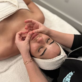Aviva Medical Spa - Amazing service and experience! 10000% recommended. The staff was great. I got an organic massage and it was wonderful. So relaxing! - Laser Hair Removal Near Me - Miami, Florida