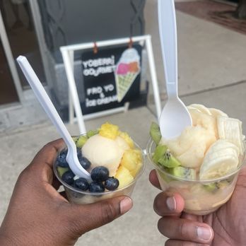 Yoberri - Ice Cream & Frozen Yogurt Near Me - Chicago, Illinois Yoberri - Ice Cream & Frozen Yogurt Near Me - Chicago, Illinois