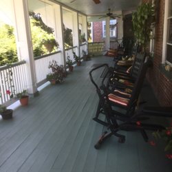 Azalea Manor Bed & Breakfast - Top sitting area