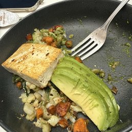Pesto tofu lunch bowl