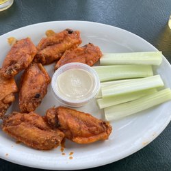The Filling Station Pub & Grill - Wings