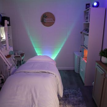 Capeles Skincare - Relaxing environment for a great custom facial - Skin Care Near Me - Mauldin, South Carolina Capeles Skincare - Relaxing environment for a great custom facial - Skin Care Near Me - Mauldin, South Carolina