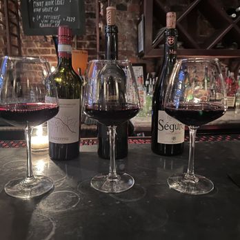 Vintage Wine Bar - Customized red flight - Wine Bars Near Me - Philadelphia, Pennsylvania Vintage Wine Bar - Customized red flight - Wine Bars Near Me - Philadelphia, Pennsylvania