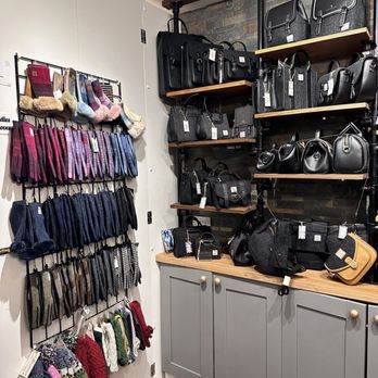 Islander Edinburgh Workshop - Gift shop - Personal Shopping Near Me - Edinburgh, EDH