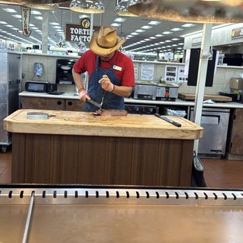 Buc-ee's - Cypress - Cutting brisket - Car Wash Near Me - Cypress, Texas