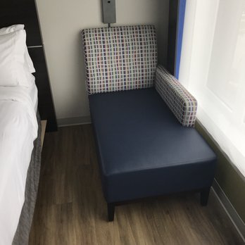 Holiday Inn Express - Typical room chase (July 2018) - Hotels Near Me - Gatineau, Quebec Holiday Inn Express - Typical room chase (July 2018) - Hotels Near Me - Gatineau, Quebec